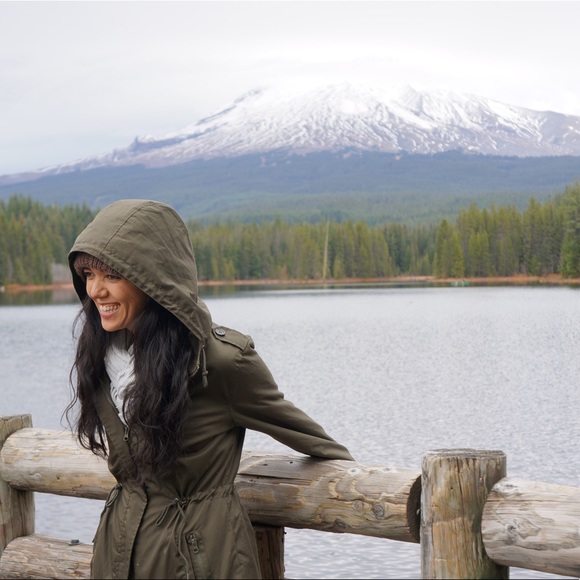 Meet your Posher, Naomi - Picture 3 of 4